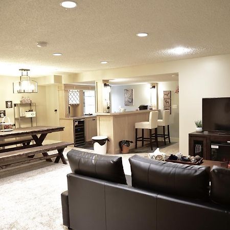Calgary Cozy Home Екстер'єр фото